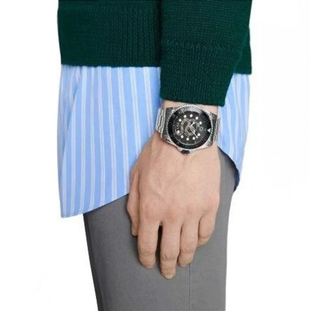 Gucci Dive 45mm Black Snake Dial Stainless Steel Watch YA136218 Retail $1800 NIB